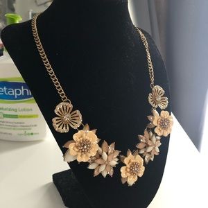 Flower necklace
